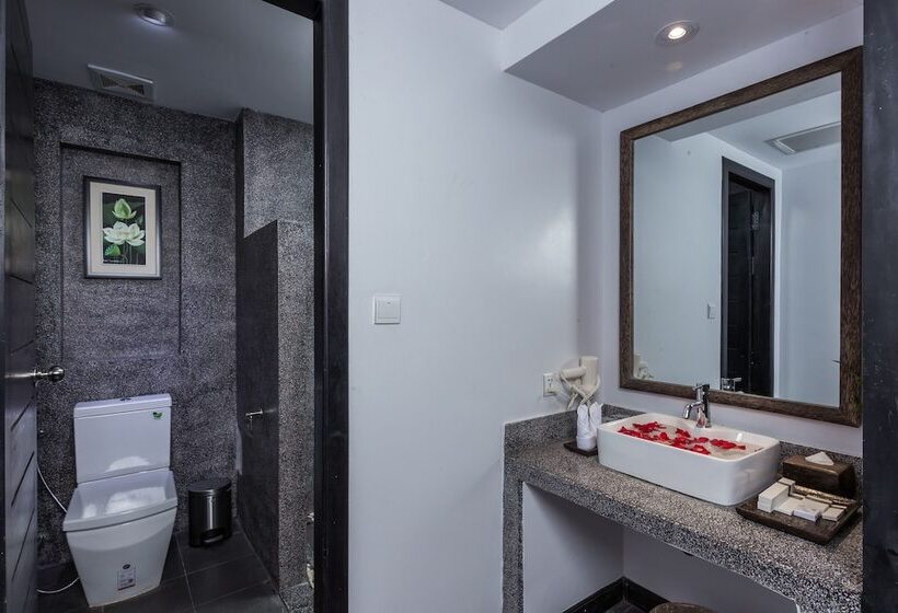 اتاق لوکس خانوادگی, People By The Community