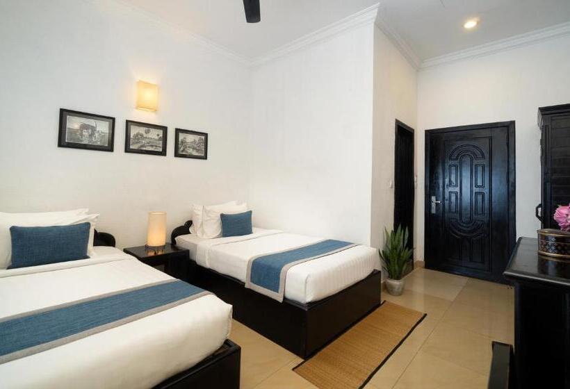 اتاق استاندارد, People By The Community