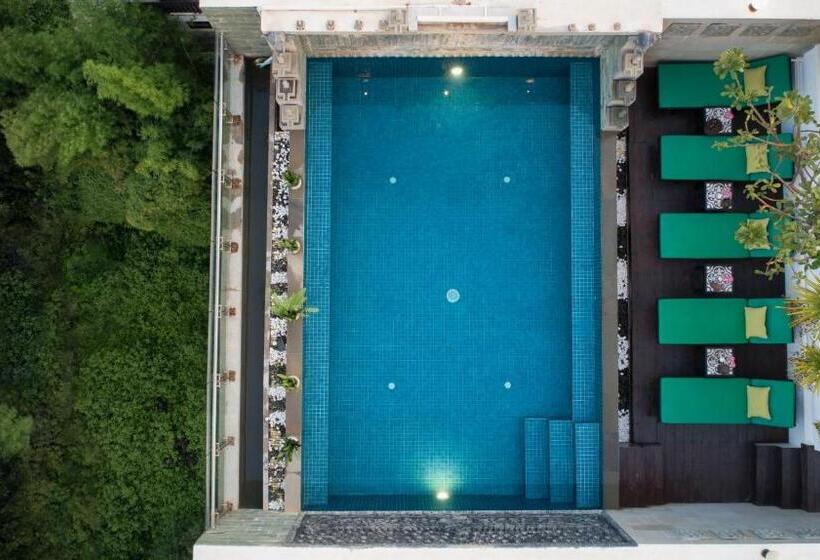 اتاق استاندارد, People By The Community