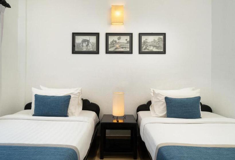 اتاق استاندارد, People By The Community