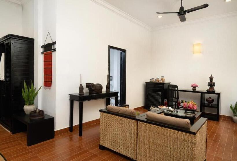 سوییت خانوادگی, People By The Community