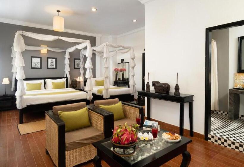 سوییت خانوادگی, People By The Community