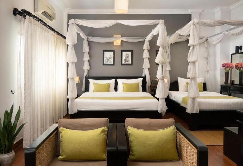 سوییت خانوادگی, People By The Community