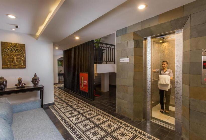 اتاق لوکس خانوادگی, People By The Community