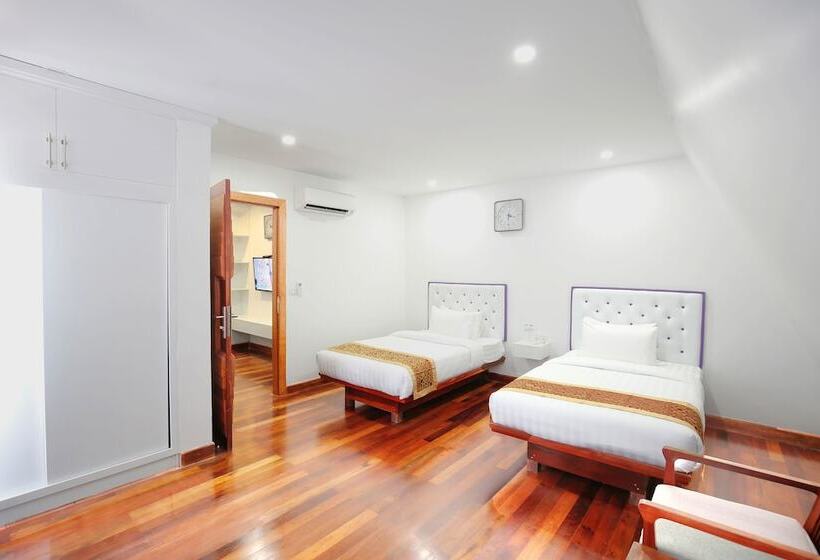 سوییت لوکس, Zita Angkor