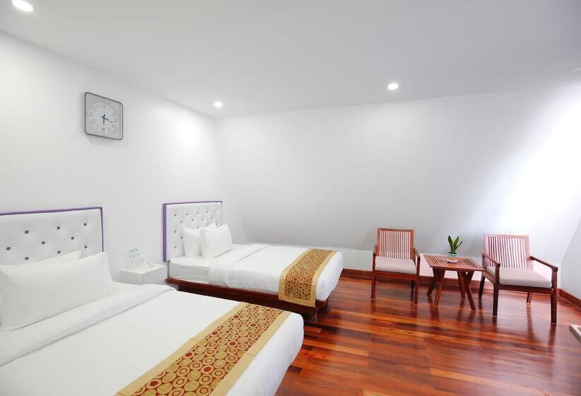 سوییت لوکس, Zita Angkor