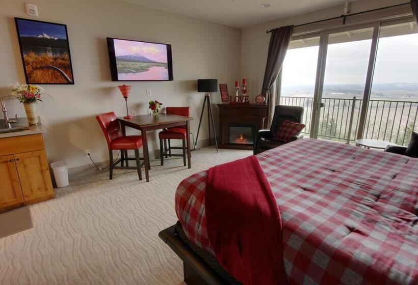 Люкс Deluxe Кровать Кинг, Bella Collina Bed & Breakfast