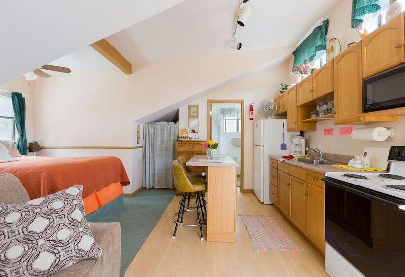 جناح, Crown King Cabins Bradshaw