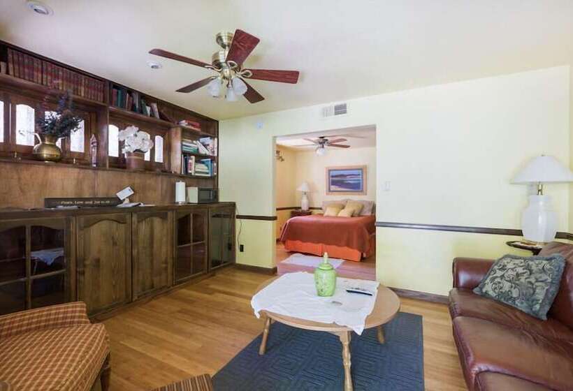 جناح, Crown King Cabins Bradshaw