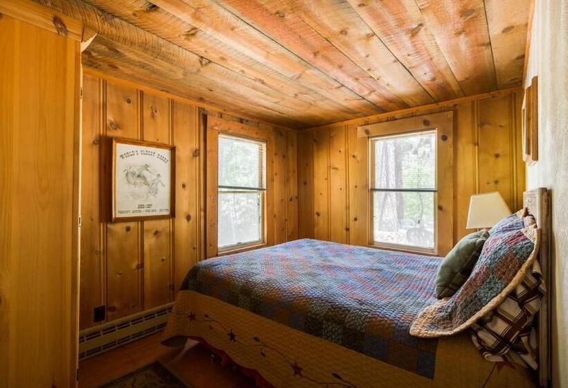 غرفة قياسية حمام مشترك, Crown King Cabins Bradshaw