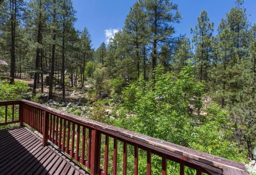 غرفة قياسية, Crown King Cabins Bradshaw