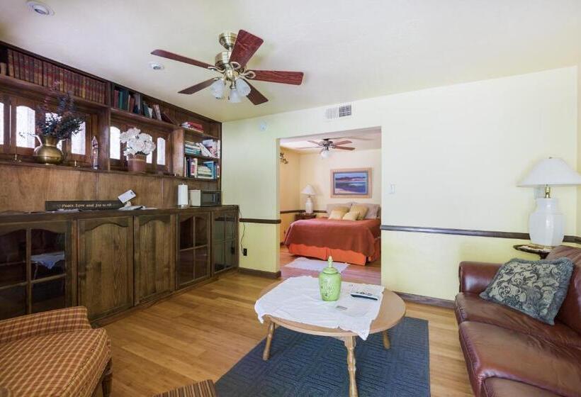 جناح, Crown King Cabins Bradshaw