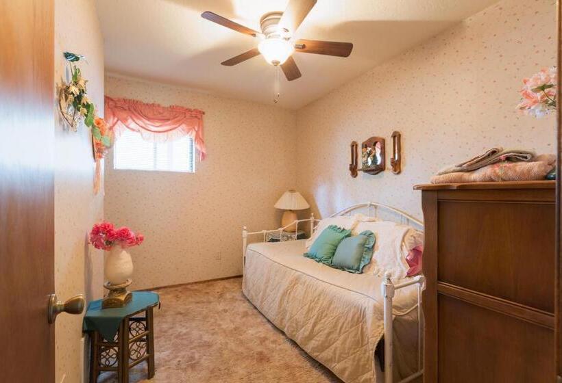 جناح, Crown King Cabins Bradshaw