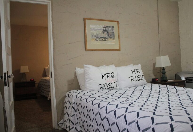 Family Suite, Grand Canyon West Hotel Sheps Miners Inn