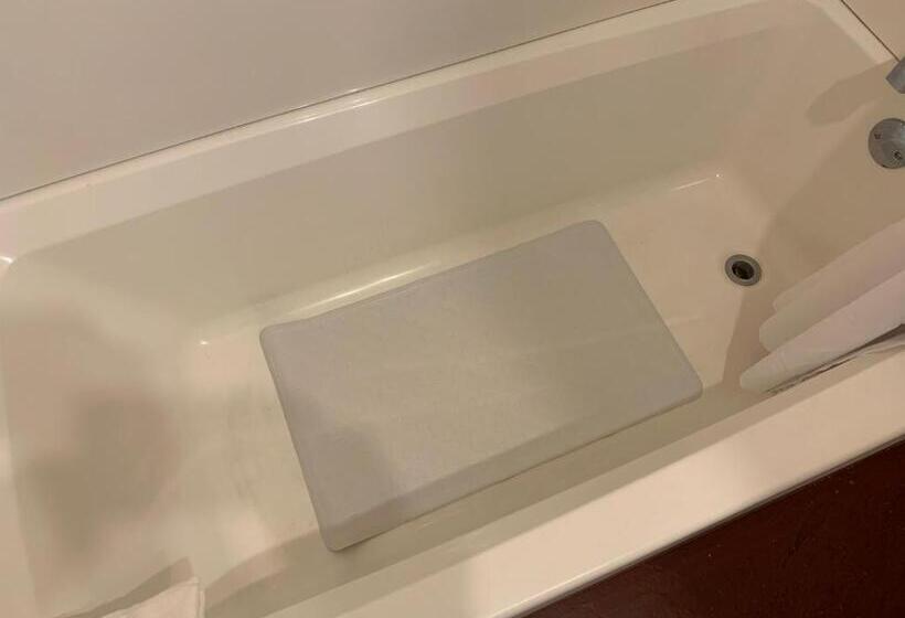 סוויטה, Historic Whiting Hotel Suites