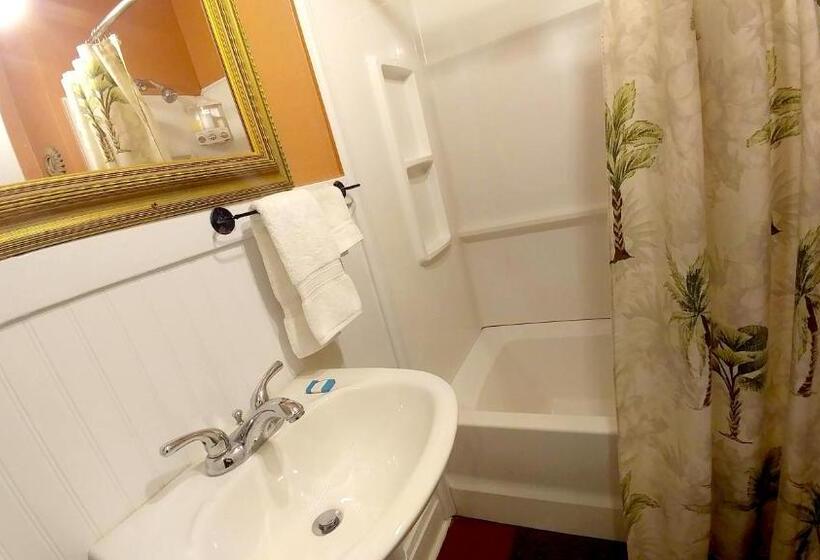 Люкс, Historic Whiting Hotel Suites