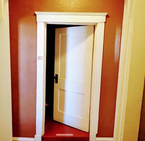 סוויטה, Historic Whiting Hotel Suites