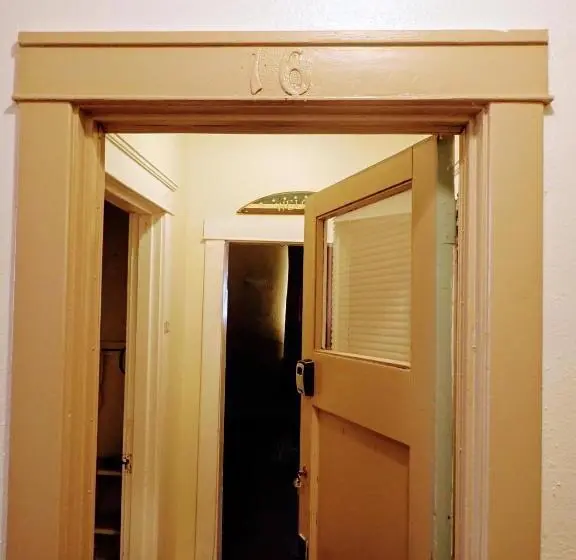 デラックススイート, Historic Whiting Hotel Suites