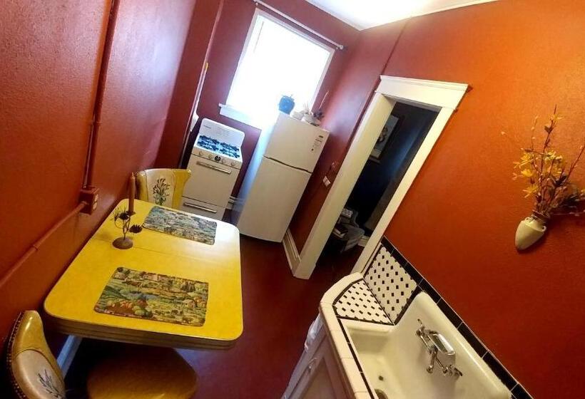 Люкс, Historic Whiting Hotel Suites