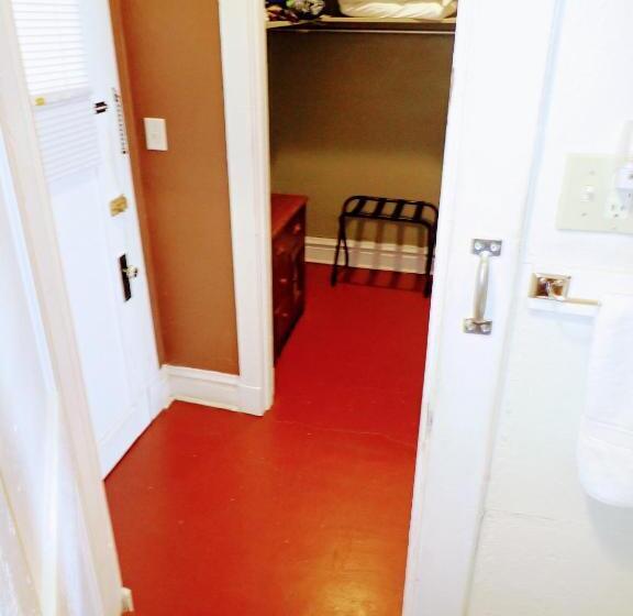 Люкс, Historic Whiting Hotel Suites