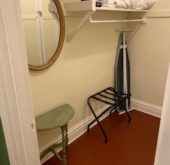 סוויטה, Historic Whiting Hotel Suites