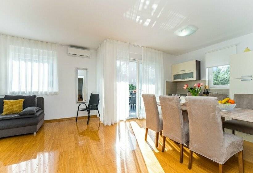 آپارتمان سوپریور 2 خوابه, Summer Breeze Apartments