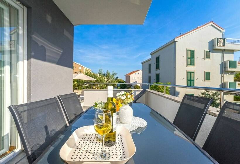 آپارتمان سوپریور 2 خوابه, Summer Breeze Apartments