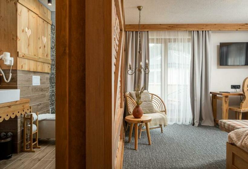 غرفة ديلوكس ذات إطلالة, Zara Chalet