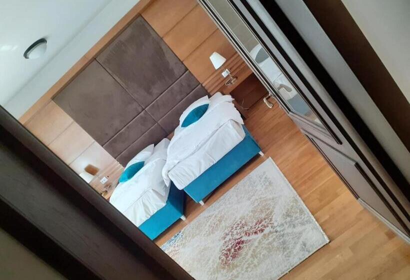 اتاق لوکس با بالکن, Club Bucovina Resort & Spa
