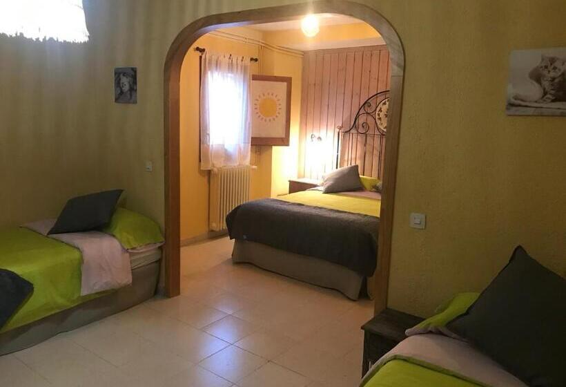 חדר סטנדרט לארבעה, Casa Rural Cal Farragetes