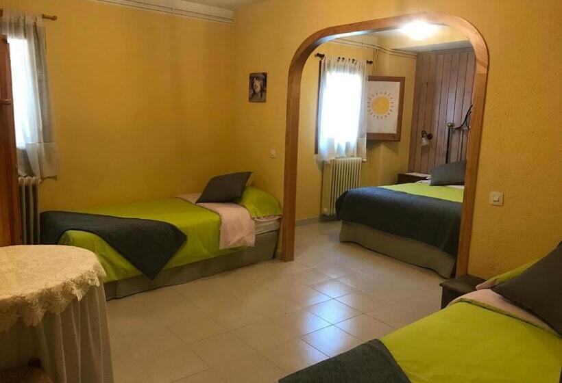 חדר סטנדרט לארבעה, Casa Rural Cal Farragetes