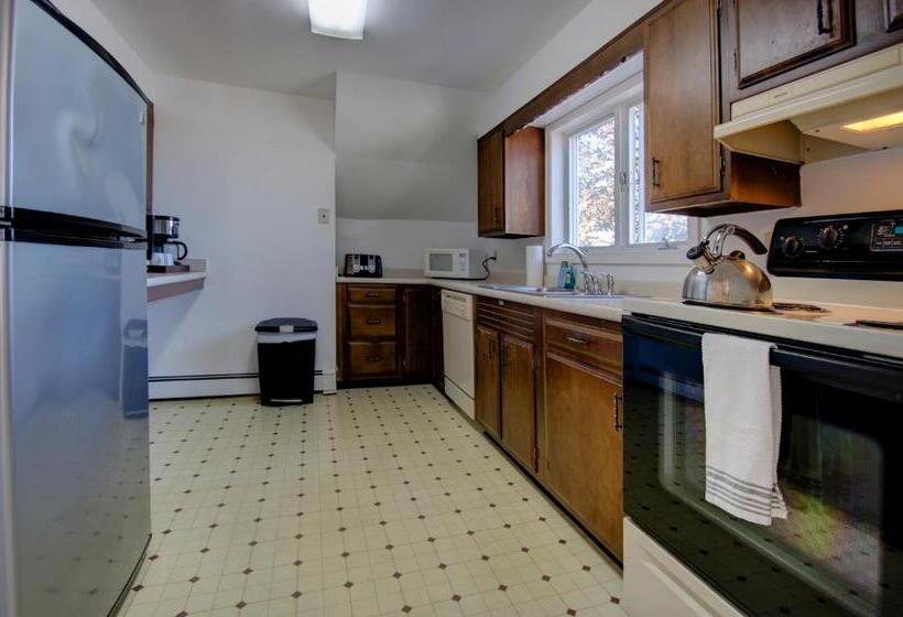 스위트 킹사이즈 침대, Terrace By The Sea