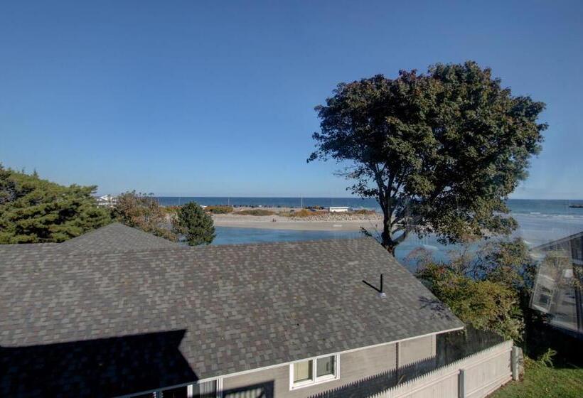 스위트 킹사이즈 침대, Terrace By The Sea