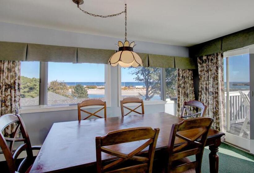 스위트 킹사이즈 침대, Terrace By The Sea