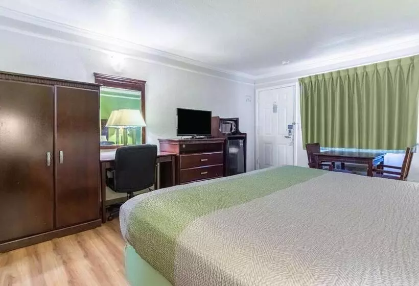 اتاق استاندارد با تخت بزرگ, Motel 6kingsburg, Ca