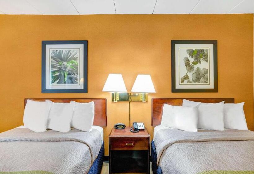 اتاق استاندارد چهار تخته, Motel 6 Milford, Ct