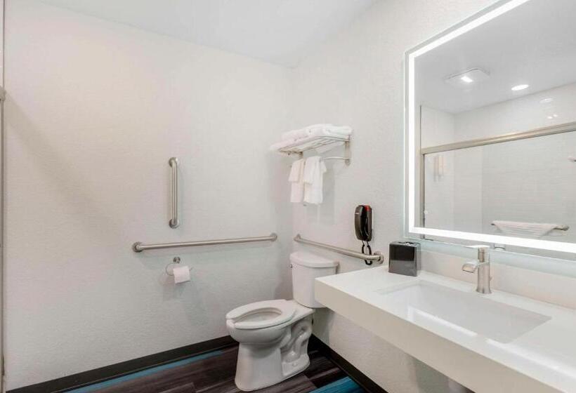 身障者適用キングサイズベッドルーム, Clarion Pointe Prescott Valley