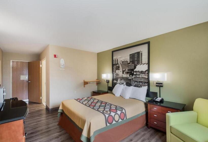 غرفة قياسية لذوى الاحتياجات الخاصة, Red Carpet Innindian Head