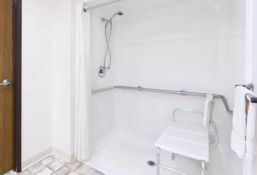 Standard-huone King-vuode, Super 8 By Wyndham Antigo