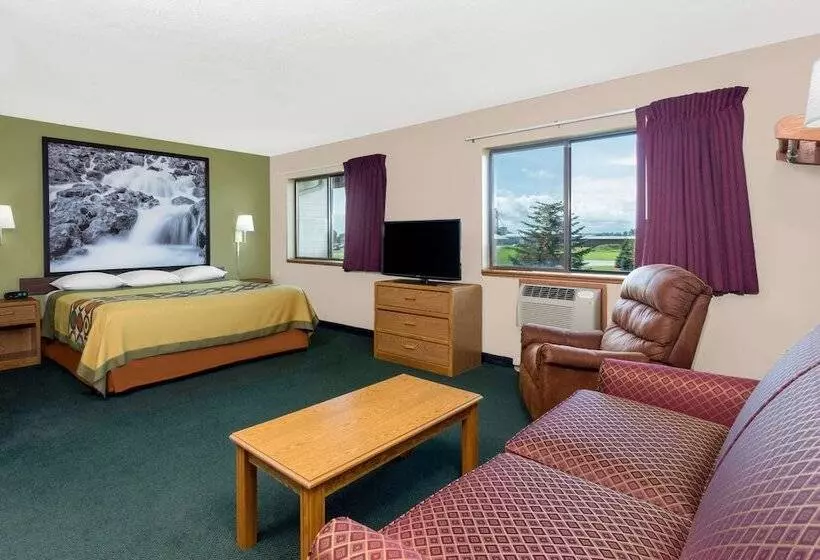Sviitti, Super 8 By Wyndham Antigo