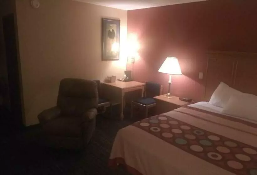 キングサイズベッドのデラックスルーム, Super 8 By Wyndham Baxter/brainerd Area