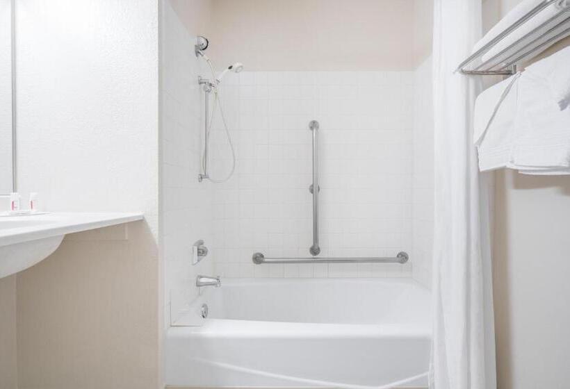 חדר סטנדרט מותאם לאדם עם מוגבלויות, Super 8 By Wyndham Baxter/brainerd Area