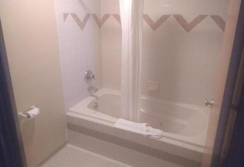 جناح, Super 8 By Wyndham Baxter/brainerd Area