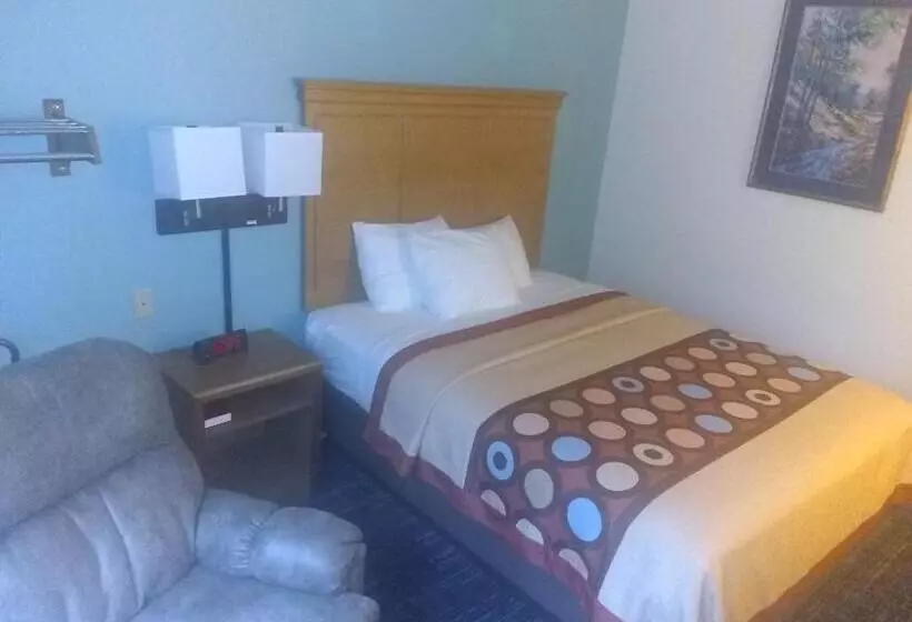 キングサイズベッドのスタンダードルーム, Super 8 By Wyndham Baxter/brainerd Area