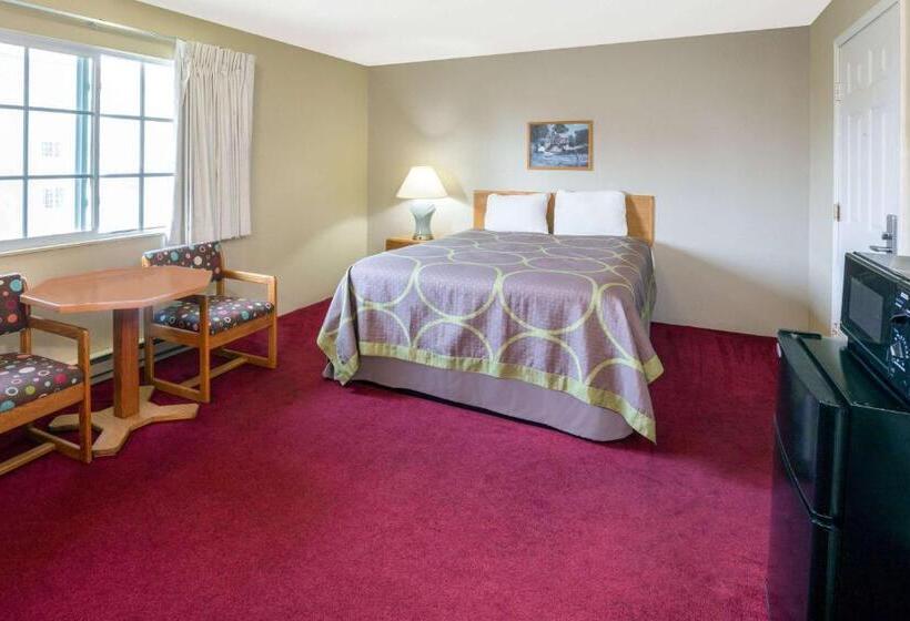 غرفة قياسية سرير كينج لذوى الإحتياجات الخاصة, Super 8 By Wyndham Crescent City