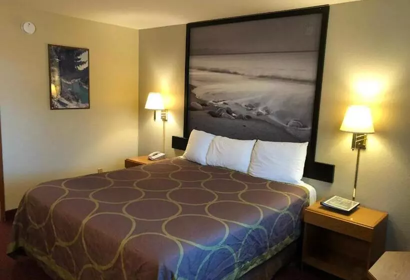 اتاق استاندارد با تخت بزرگ برای معلولان, Super 8 By Wyndham Crescent City
