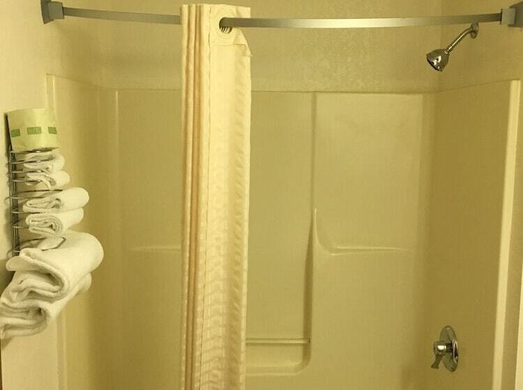 适合残疾人使用的标准间, Super 8 By Wyndham Howe