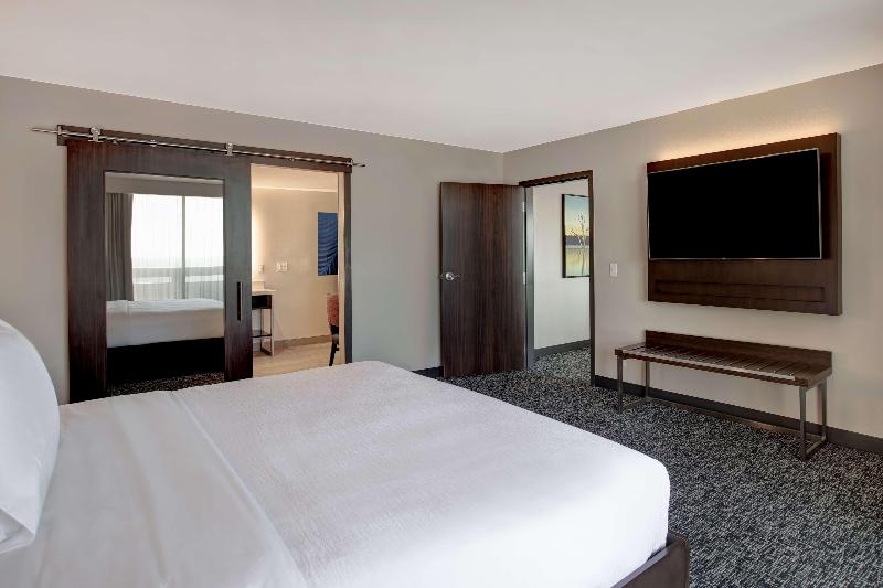 带大床的标准间, Super 8 By Wyndham Lincoln North