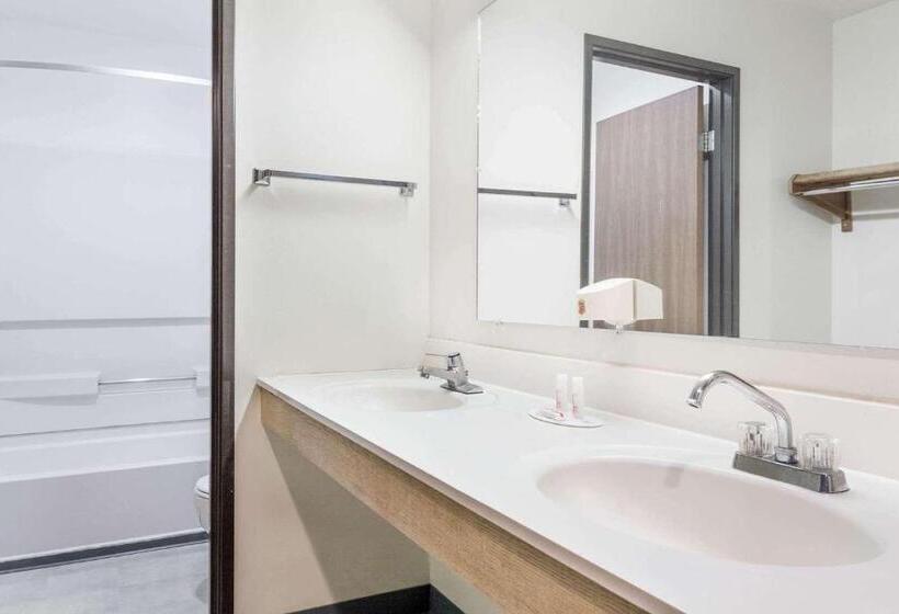 스탠다드 룸, Super 8 By Wyndham Logan