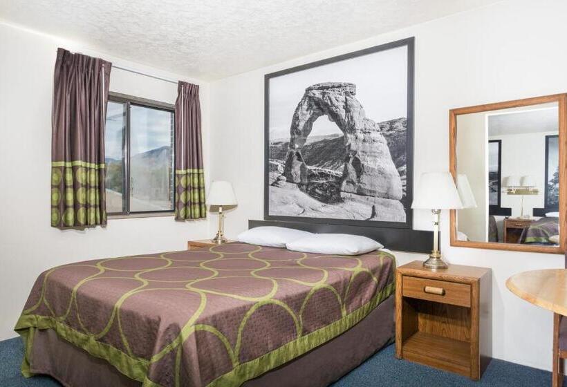 디럭스 룸, Super 8 By Wyndham Logan